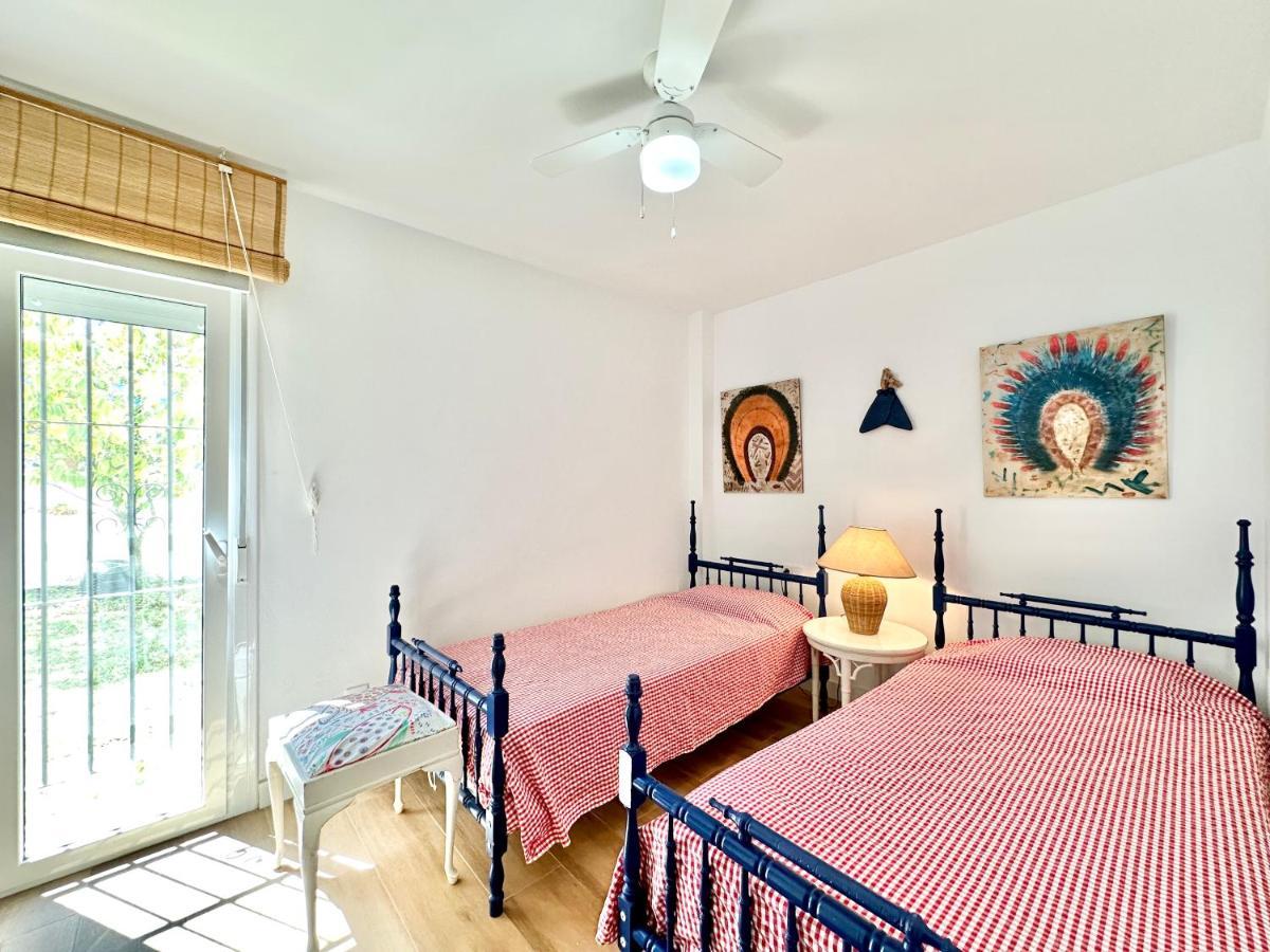 Family Home Near The Beach - Eaw Homes マルベーリャ エクステリア 写真